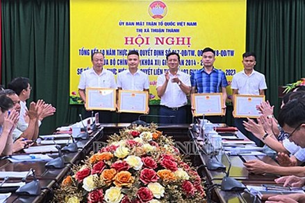 Ủy ban MTTQ thị xã Thuận Thành tổng kết 10 năm thực hiện Quyết định số 217, 218 của Bộ Chính trị
