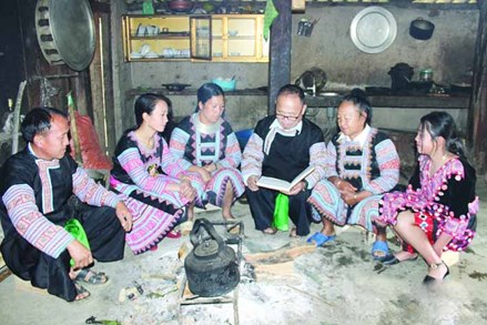 Huyện Vân Hồ phát huy vai trò người có uy tín trong cộng đồng