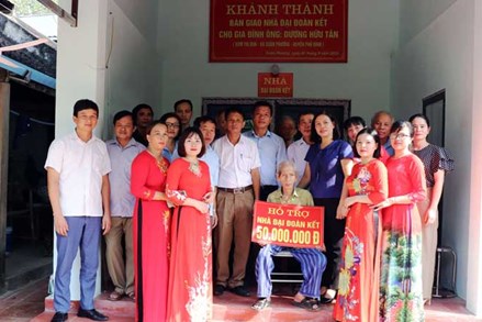 Phú Bình (Thái Nguyên): Bàn giao nhà Đại đoàn kết cho 3 hộ nghèo