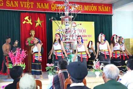 Vùng cao tỉnh Quảng Nam, vui hội kết đoàn