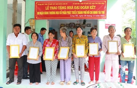 MTTQ các cấp huyện Long Hồ huy động sức dân để chăm lo cho dân