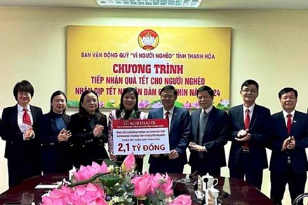 Ủy ban MTTQ tỉnh Thanh Hóa tiếp nhận quà cho người nghèo nhân dịp Tết Nguyên đán Giáp Thìn 2024