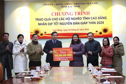 Bắc Ninh hỗ trợ Cao Bằng 500 triệu đồng tặng quà Tết cho người nghèo