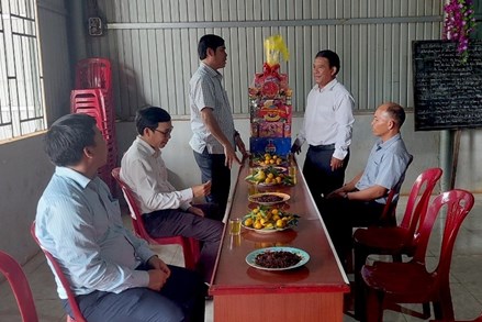 Lãnh đạo Ủy ban MTTQ Việt Nam tỉnh Gia Lai thăm và chúc mừng các cơ sở Công giáo và Tin lành nhân dịp lễ Phục sinh