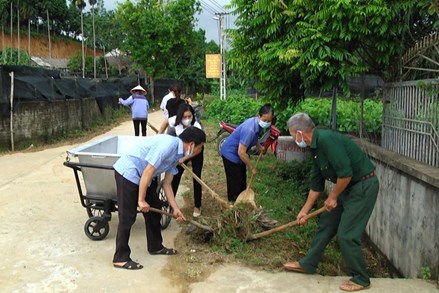 Nông dân Yên Bái tham gia bảo vệ môi trường nông thôn