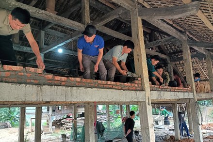 MTTQ huyện Yên Sơn giúp người nghèo thêm động lực vươn lên