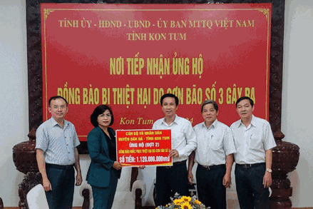 Ủy ban MTTQ tỉnh Kon Tum tiếp nhận hơn 1,1 tỷ đồng ủng hộ đồng bào khắc phục hậu quả do cơn bão số 3 gây ra