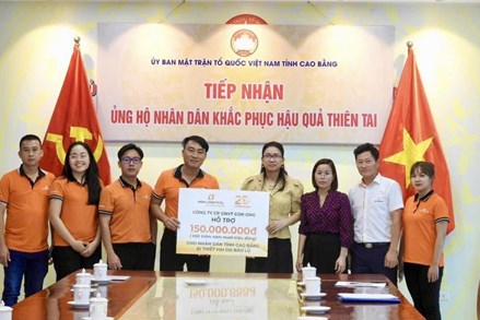 Ủy ban Mặt trận Tổ quốc tỉnh Cao Bằng tiếp nhận kinh phí hỗ trợ từ Công ty Cổ phần giao nhận vận tải Con Ong