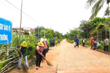 Đak Pơ chung tay xây dựng môi trường nông thôn xanh-sạch-đẹp