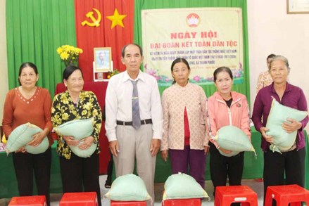 Ấp Tân Long: Phát huy sức dân trong xây dựng khu dân cư “Tự quản, đoàn kết, ấm no, hạnh phúc”