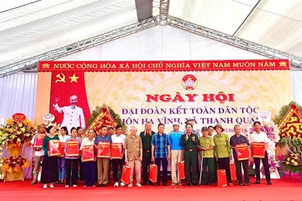 Thượng tướng Trịnh Văn Quyết dự Ngày hội Đại đoàn kết toàn dân tộc tại Hải Dương