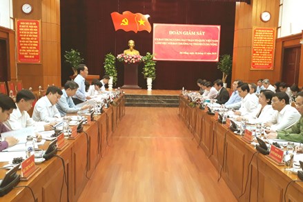 Phó Chủ tịch - Tổng Thư ký Hầu A Lềnh làm việc tại Đà Nẵng