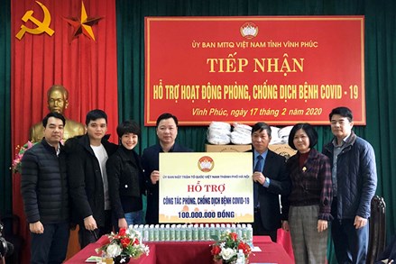 Hà Nội: Hỗ trợ tỉnh Vĩnh Phúc 100 triệu đồng và đồ dùng phòng dịch