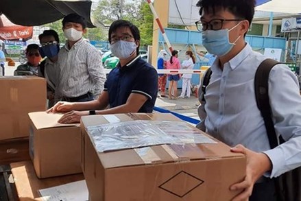 Hội Chuyên gia Trí thức Việt Nam - Hàn Quốc hỗ trợ Bệnh viện Quận 2 chống dịch Covid-19