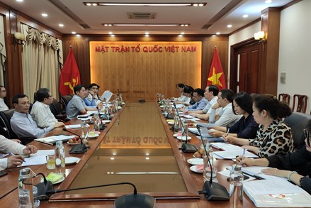 Phối hợp xây dựng cộng đồng người Việt Nam ở nước ngoài giàu mạnh