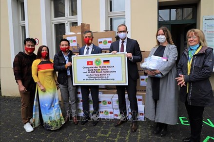 Thị trưởng Berlin đánh giá cao hoạt động thiện nguyện của cộng đồng người Việt tại Đức