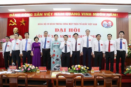 Ông Hầu A Lềnh tái đắc cử Bí thư Đảng ủy cơ quan Trung ương MTTQ Việt Nam khóa XIII 