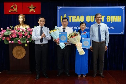 Trao quyết định công nhận hai Phó Chủ tịch Mặt trận TP Hồ Chí Minh 
