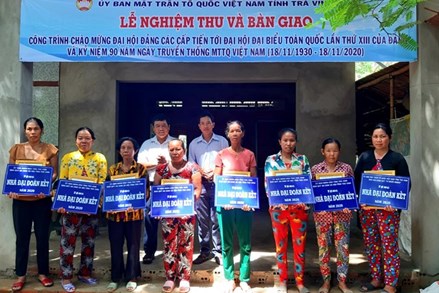 Trà Vinh: Bàn giao 98 căn nhà đại đoàn kết cho hộ nghèo 