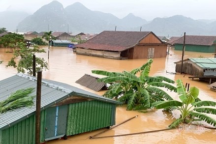 Chủ tịch Trần Thanh Mẫn gửi điện thăm hỏi các tỉnh miền Trung, Tây Nguyên bị thiệt hại do lũ lụt gây ra