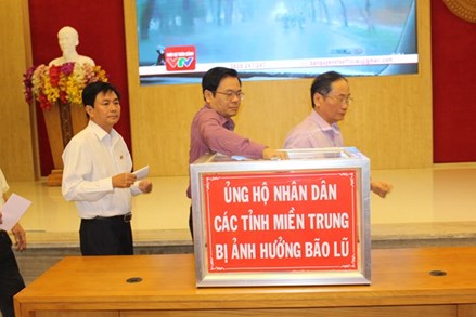 Khánh Hòa phát động ủng hộ đồng bào miền Trung bị lũ lụt 
