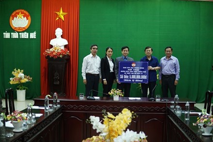 UBTƯ MTTQ Việt Nam hỗ trợ Thừa Thiên - Huế 5 tỷ đồng