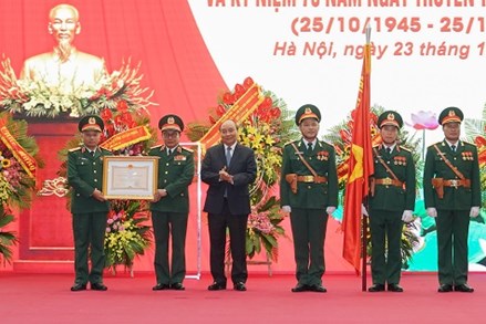 Thủ tướng Nguyễn Xuân Phúc: Xây dựng lực lượng tình báo ‘tinh, gọn, mạnh’