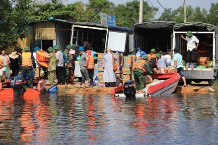 Chính phủ Mỹ chia sẻ với Việt Nam về mất mát do lũ lụt ở miền Trung 