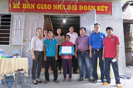 Bình Thuận: Bàn giao nhà Đại đoàn kết, cho hộ nghèo dân tộc thiểu số 