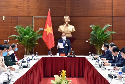 Thủ tướng Nguyễn Xuân Phúc: Triển khai các biện pháp hành chính mạnh mẽ trong chống dịch COVID-19