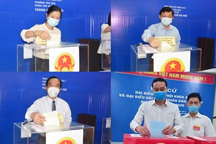 Các Phó Chủ tịch UBTƯ MTTQ Việt Nam cùng cử tri đi bầu cử