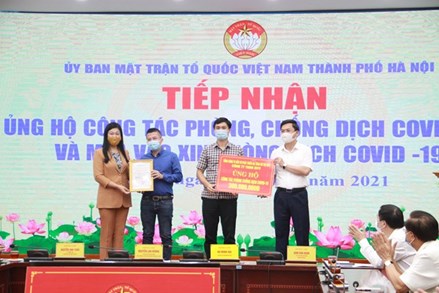 Người Hà Nội tích cực ủng hộ Quỹ vaccine 
