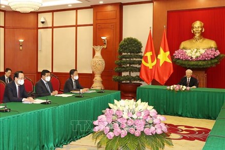 Tổng Bí thư Nguyễn Phú Trọng điện đàm với Tổng thống Hàn Quốc Moon Jae-in 