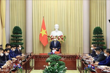 Chủ tịch nước Nguyễn Xuân Phúc gặp mặt Chủ tịch Hội người Hàn Quốc tại Việt Nam và một số tập đoàn lớn Hàn Quốc
