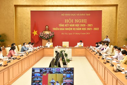 Thủ tướng Phạm Minh Chính: Phải cố gắng cao nhất, quan tâm sâu sắc nhất đến học sinh và giáo viên trong thời khắc khó khăn