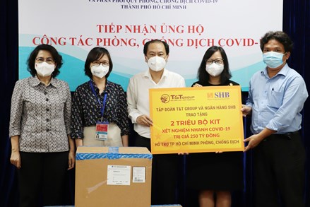 Thành phố Hồ Chí Minh tiếp nhận hơn 4 triệu bộ kit xét nghiệm Covid-19