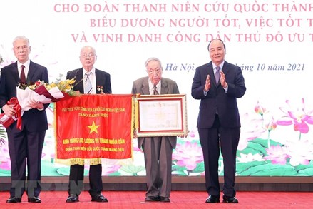 Chủ tịch nước trao danh hiệu Anh hùng cho Đoàn Thanh niên cứu quốc Thành Hoàng Diệu