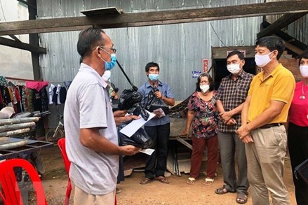 Tăng cường công tác bảo hộ công dân, hỗ trợ người gốc Việt ở Campuchia