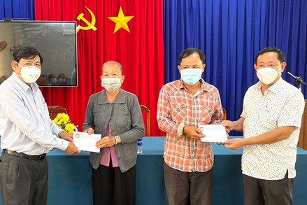 An Giang: Hỗ trợ người dân có nhà bị giông lốc ở huyện An Phú