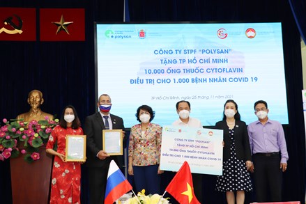 Thành phố Hồ Chí Minh tiếp nhận 10.000 ống thuốc điều trị Covid-19