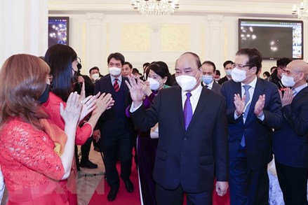 Chủ tịch nước Nguyễn Xuân Phúc gặp mặt đại diện kiều bào Việt Nam tại Nga