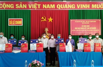 Mặt trận An Giang bàn giao 115 căn nhà Đại đoàn kết cho hộ nghèo