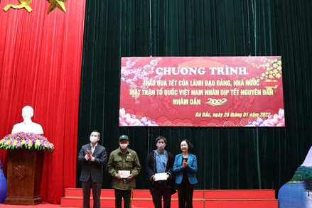 Trưởng Ban Tổ chức Trung ương Trương Thị Mai làm việc và chúc Tết tại tỉnh Hòa Bình