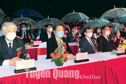 Chủ tịch Đỗ Văn Chiến dự Lễ Kỷ niệm 75 năm Ngày Bác Hồ trở lại Tuyên Quang lãnh đạo toàn quốc kháng chiến
