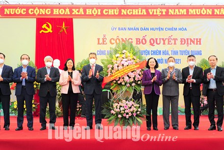 Chủ tịch Đỗ Văn Chiến dự lễ công bố xã Kiên Đài, huyện Chiêm Hóa đạt chuẩn nông thôn mới