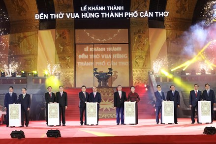 Chủ tịch nước Nguyễn Xuân Phúc dự Lễ khánh thành Đền thờ Vua Hùng tại TP Cần Thơ