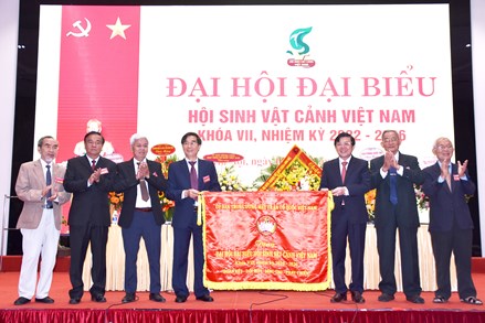 Phó Chủ tịch Nguyễn Hữu Dũng dự Đại hội đại biểu khóa VII Hội Sinh vật cảnh Việt Nam