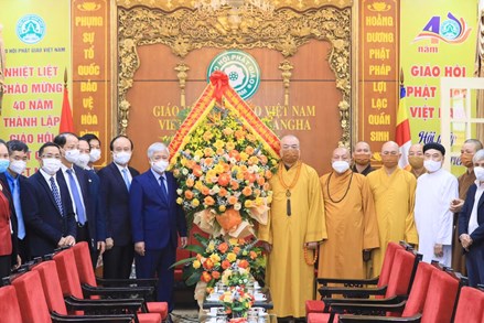 Chủ tịch Đỗ Văn Chiến gửi thư chúc mừng đồng bào Phật giáo cả nước nhân dịp Đại lễ Phật đản năm 2022