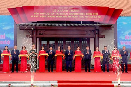 Chủ tịch nước dự Lễ khánh thành Đền thờ liệt sĩ tại chiến trường Điện Biên Phủ 