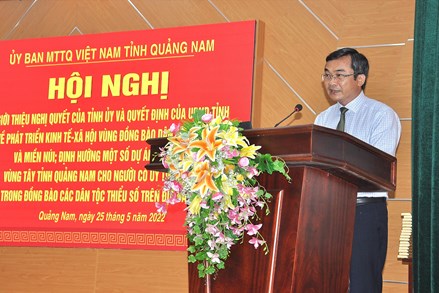 Quảng Nam: Giới thiệu chủ trương, chính sách phát triển vùng đồng bào dân tộc thiểu số đến người có uy tín
